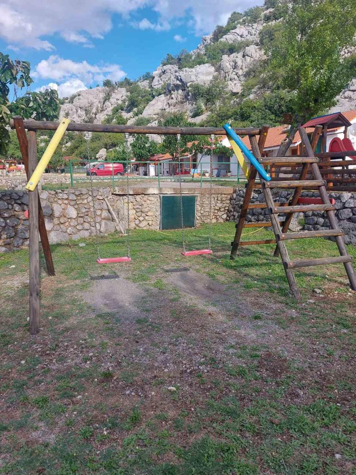 Mobile Home Luna Senj  Εξωτερικό φωτογραφία